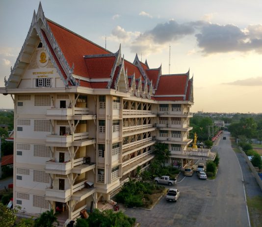 กำหนดรับสมัครนิสิตใหม่และเปิดเรียนปีการศึกษา 2559