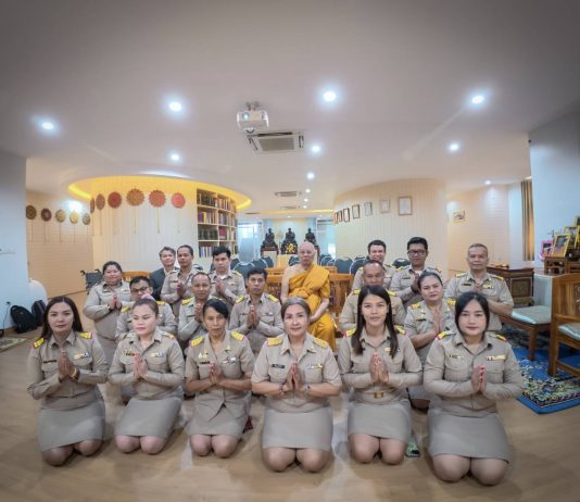 พระพรหมวชิรนายก ผู้บริหาร คณาจารย์ และเจ้าหน้าที่ ร่วมสวดมนต์ปฏิบัติวิปัสสนากรรมฐาน วันที่ ๖ ตุลาคม ๒๕๖๘